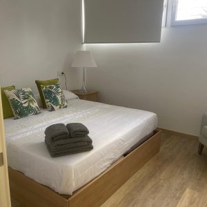 Apartamento con cama de matrimonio