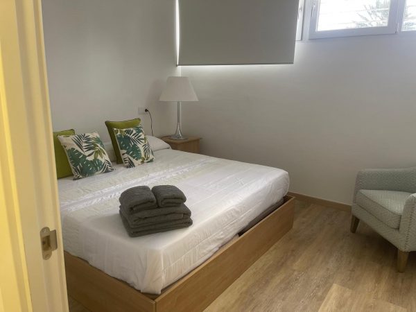 Apartamento con cama de matrimonio